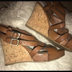 BrandNew Chinese Laundry Wedges